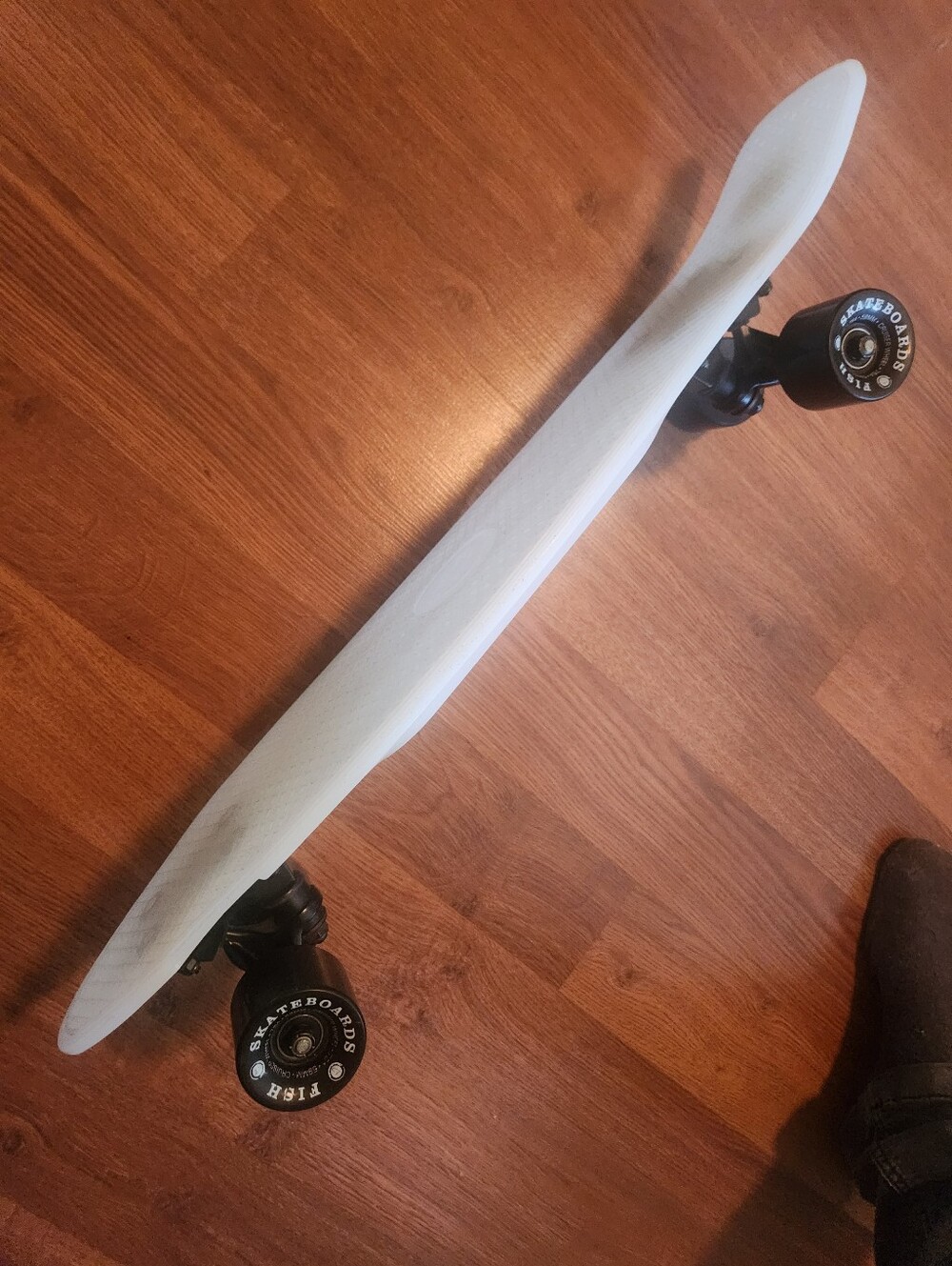 Fish  Skateboard 27 In.